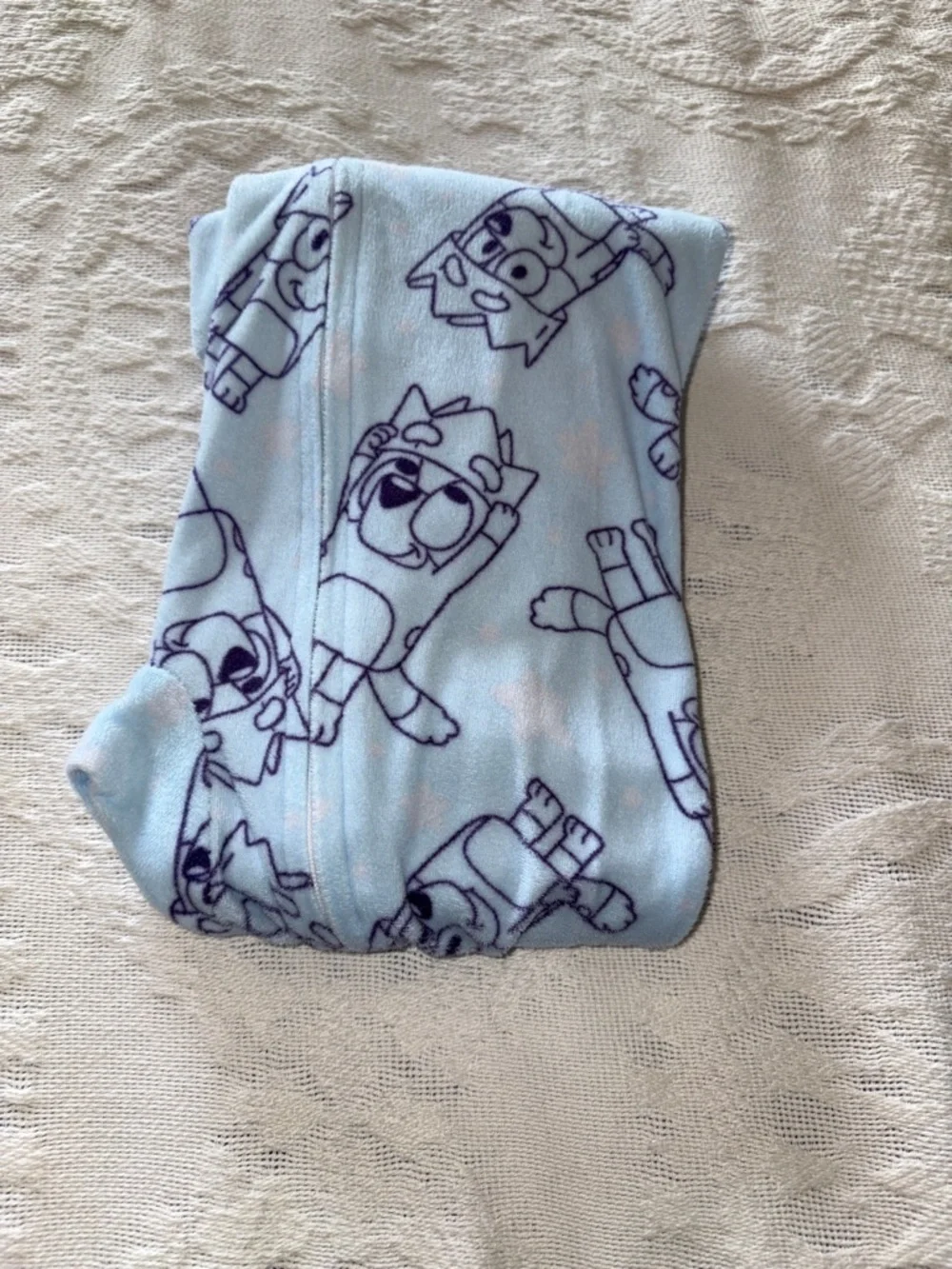 Bluey Unisex Infant Printed Baby One-Piece Footed Sleeper EUC 18m